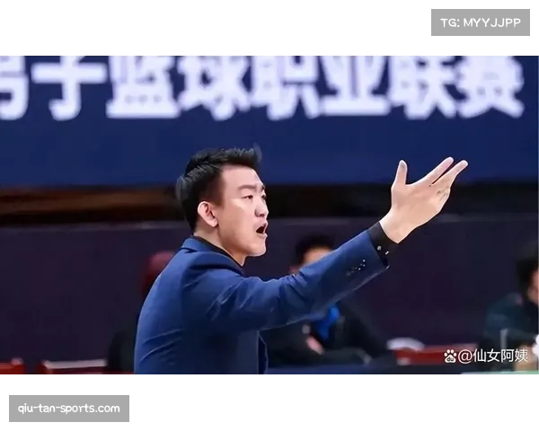 王博临场调整针对性显著 中场部署扭转半场落后局面 王博临场调整针对性显著 中场部署扭转半场落后局面